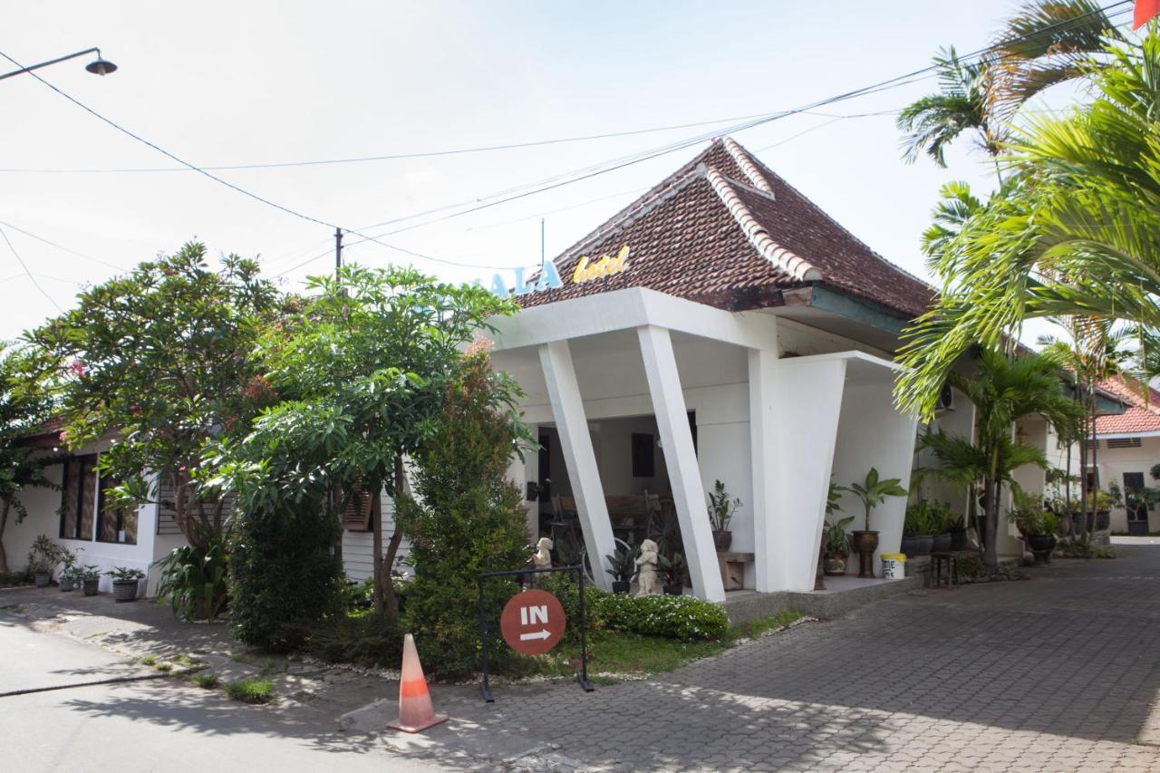 Reddoorz Plus Near Mall Roxy Banyuwangi Banyuwangi  Esterno foto